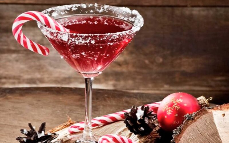 Cómo preparar cóctel navideño de granada