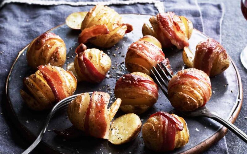 Receta: Patatas hasselback con tocino
