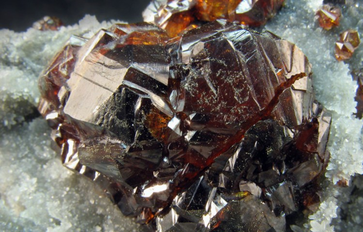 Ejemplos de minerales compuestos