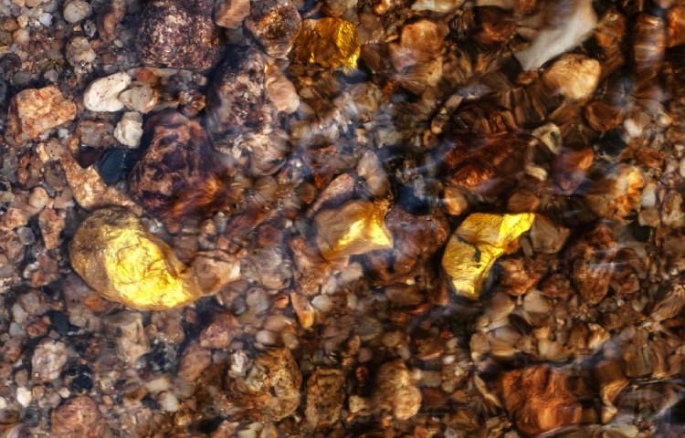 Ejemplos de minerales metálicos preciosos