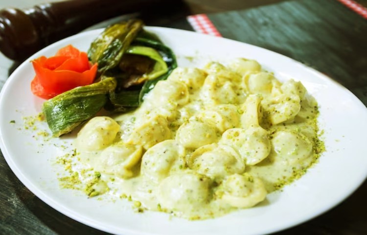 Qué diferencia hay entre Tortellini y Cappelletti