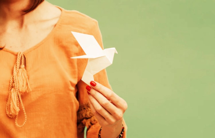 Qué diferencia hay entre la generosidad y la solidaridad