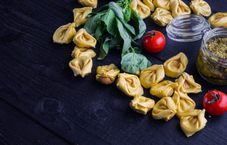 Qué diferencia hay entre los ravioles y los tortellini